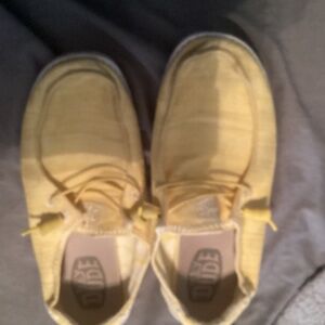 Hey dude yellow womens size 11